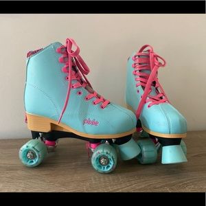 Vintage women’s roller derby skates